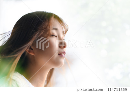 一個整潔的女人的肖像 114711869