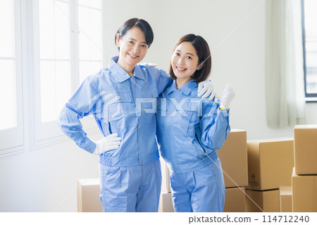 Moving and packing service image Moving and packing service image 114712240