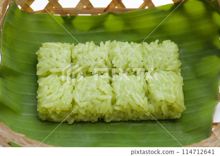 Thai dessert sweet glutinous rice Thai dessert sweet glutinous rice 114712641
