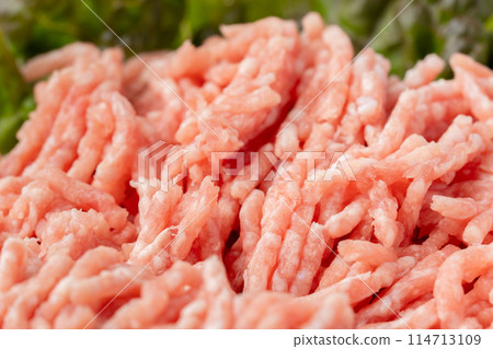 生菜和豬絞肉的特寫 生菜和豬絞肉的特寫 114713109