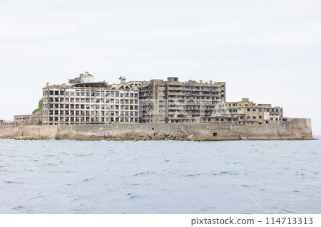 從海上看到的軍艦島 從海上看到的軍艦島 114713313