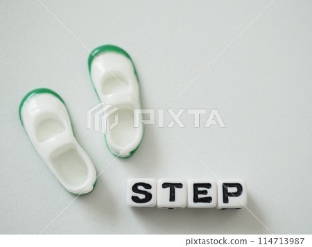 步驟字母和鞋子，複製空間 114713987