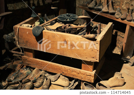 Antique shoemaker's workshop and tool from the Middle East Antique shoemaker's workshop and tool from the Middle East 114714045