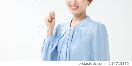 一位構成腸道的年輕女士 114715273