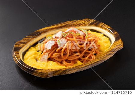 Teppanyaki-style Neapolitan bento 114715710