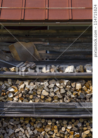 城市各種建築物牆壁上的圖案 城市各種建築物牆壁上的圖案 114715824