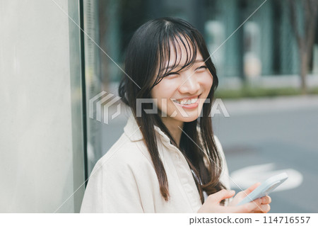 Young woman waiting for appointment 114716557