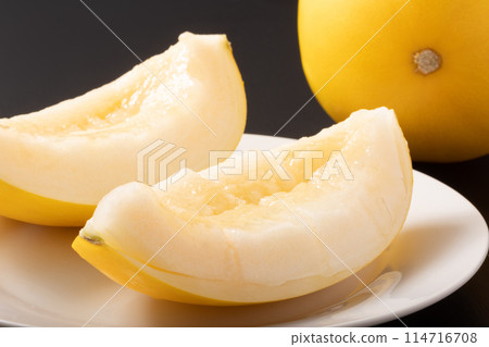 [Ibaraki Prefecture] Kinsho Melon 114716708