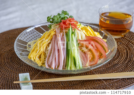 大熱天的美味冷中國麵條 大熱天的美味冷中國麵條 114717910