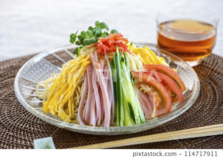 大熱天的美味冷中國麵條 大熱天的美味冷中國麵條 114717911