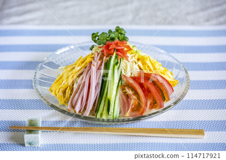 大熱天的美味冷中國麵條 大熱天的美味冷中國麵條 114717921