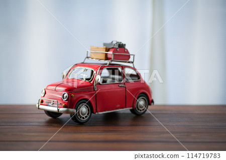 錫紅色迷你車 114719783