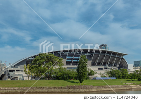 Edio Heath Wing Hiroshima stands out against the blue sky 114724040