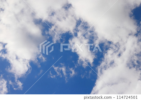 藍天白雲(背景素材) 藍天白雲(背景素材) 114724501
