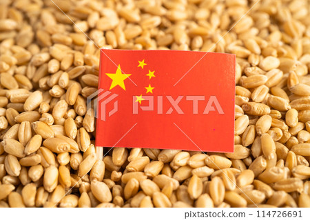 Grains wheat with China flag, trade export and economy. 114726691