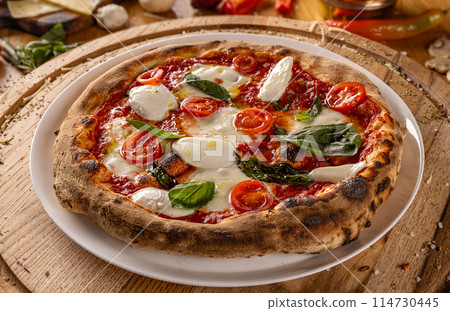 Gourmet Italian pizza 114730445