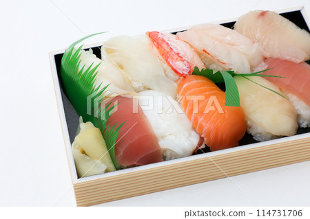 壽司、壽司、生壽司、握壽司、握壽司、生物、魚、新鮮、超市、日本料理、日本料理、日本、配料、醋飯、膳食 114731706