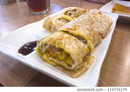台湾の食べ物、オムレツ、朝食、コーンエッグケーキ、台灣美食，蛋餅，早餐，玉米蛋餅，Egg cake, 114733174