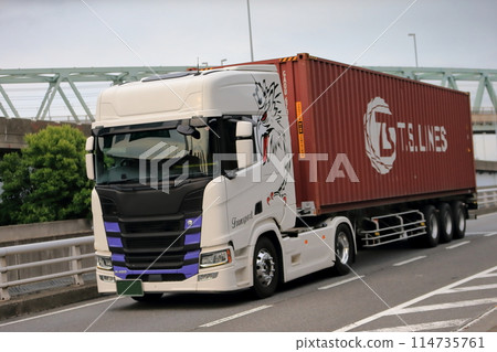 Trailer truck image 114735761