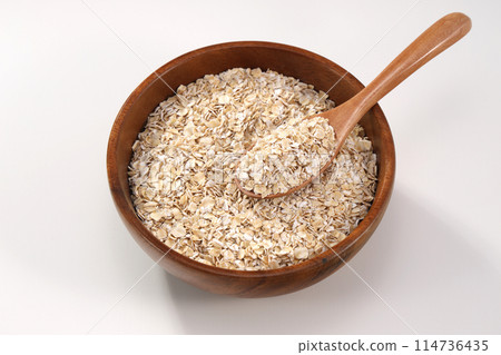 Oatmeal served in a wooden bowl 114736435