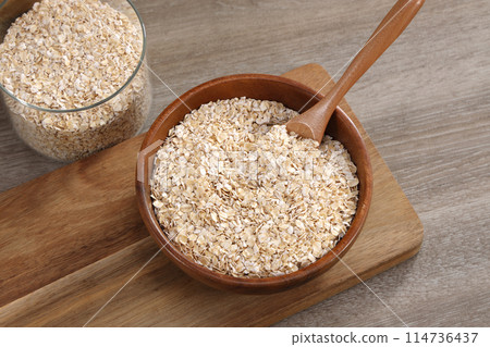 Oatmeal served in a wooden bowl 114736437