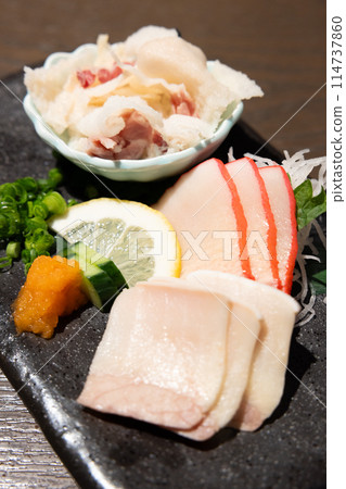 Delicious three kinds of whale meat, yukake, whale bacon, Suehiro Delicious three kinds of whale meat, yukake, whale bacon, Suehiro 114737860