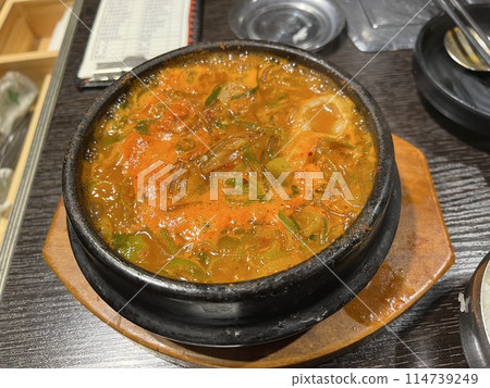 韓國餐廳的熱 Sundubu jjigae 114739249