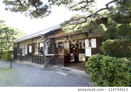 Office of Yosuien, a nationally designated cultural property, a feudal lord's garden, Wakayama City Office of Yosuien, a nationally designated cultural property, a feudal lord's garden, Wakayama City 114744813