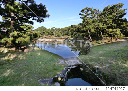 Nationally designated cultural property: Seawater intake at Yosuien Garden, seawater pond, feudal lord garden, Tokugawa family, Wakayama city 114744927