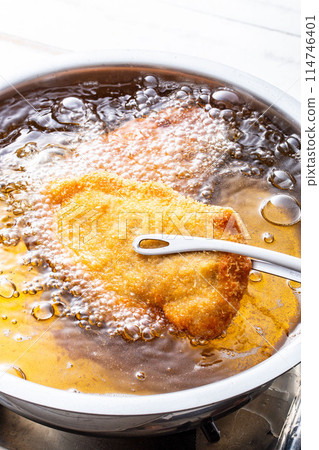 炸豬排烹飪、油炸食品 114746401