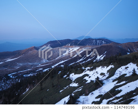Mount Kusatsu-Shirane before sunrise 3 114749196