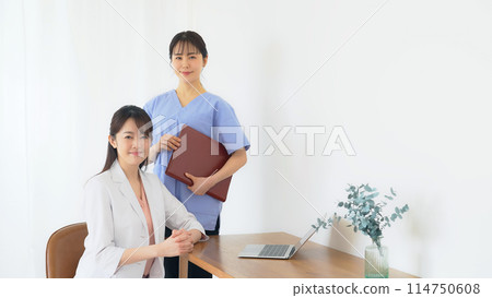 Doctors and nurses 114750608