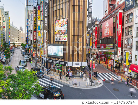 Shinjuku Station East South Exit 114750784