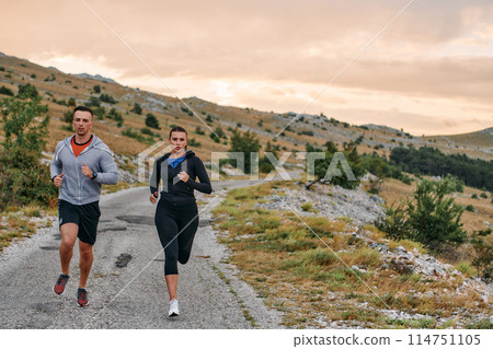 A Couple's Energizing Morning Run in the Mountains 114751105
