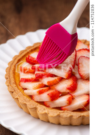 草莓塔蛋糕 napage 114752836