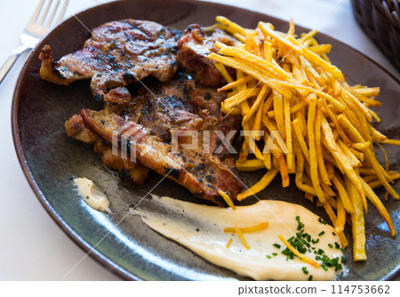 Appetizing roasted lamb meat 114753662