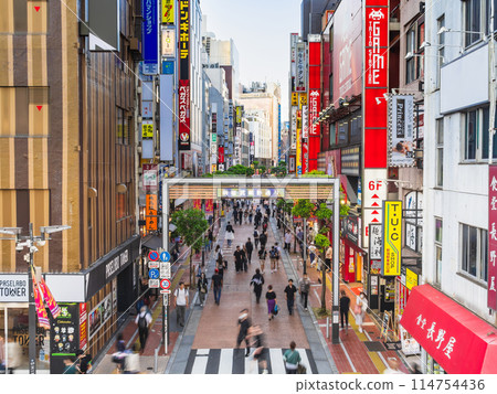 新宿站東南口 114754436