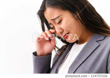 Young woman wearing a business suit Business image Young woman wearing a business suit Business image 114755326