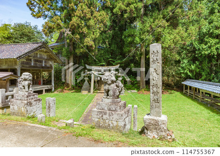 World Heritage Site "Sado Island Gold Mine" Important Cultural Property "Scenery of Rural Villages Originating from Gold Dust Mine in Nishimikawa, Sado" Oyamazumi Shrine World Heritage Site "Sado Island Gold Mine" Important Cultural Property "Scenery of Rural Villages Originating from Gold Dust Mine in Nishimikawa, Sado" Oyamazumi Shrine 114755367