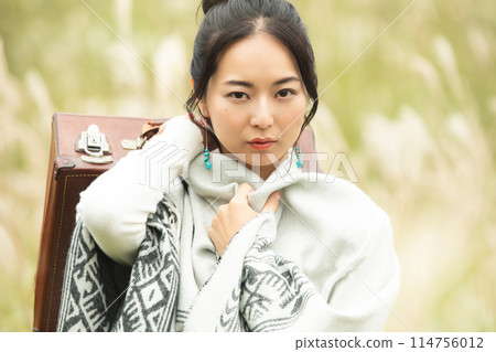 Young woman portrait Young woman portrait 114756012