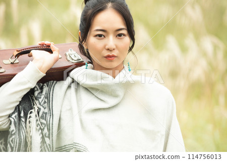Young woman portrait Young woman portrait 114756013