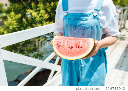 夏日的回憶:西瓜與女人 夏日的回憶:西瓜與女人 114757042