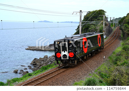 Hisatsu Orange Railway running alongside the East China Sea 114759844