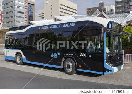 Hydrogen buses running in Kobe Hydrogen buses running in Kobe 114760333