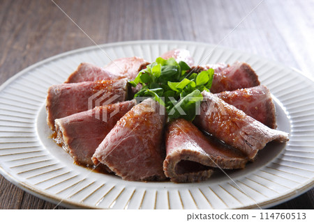 Roast beef made from Matsusaka beef thigh Roast beef made from Matsusaka beef thigh 114760513