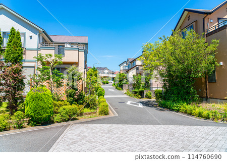 A quiet residential area in Tama New Town, surrounded by nature A quiet residential area in Tama New Town, surrounded by nature 114760690