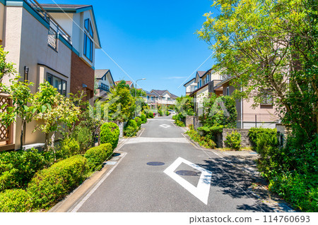 A quiet residential area in Tama New Town, surrounded by nature A quiet residential area in Tama New Town, surrounded by nature 114760693