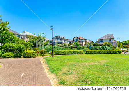 A park in a quiet residential area of Tama New Town, surrounded by nature 114760716