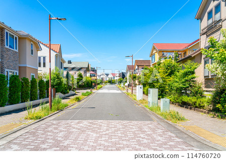 A quiet residential area in Tama New Town, surrounded by nature A quiet residential area in Tama New Town, surrounded by nature 114760720