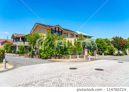 A quiet residential area in Tama New Town, surrounded by nature A quiet residential area in Tama New Town, surrounded by nature 114760724